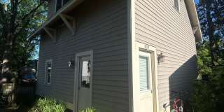 Beautiful 1 bed/1 bath near Duke utilities included and off street parking! Gallery 1