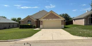 3 BR/2BA & Den | Single Family Home | 2-Car Garage | Fenced backyard Gallery 1