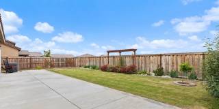 Spacious 3BD/2BA Home in Bakersfield's 93313 — Fully Equipped, Garage & Small Pets Welcome! Gallery 17