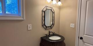 Freshly Renovated Dollhouse in Maryville!! Gallery 30
