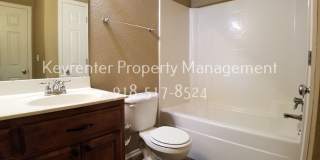 3 Bed | 2 Bath in Jenks! Gallery 24