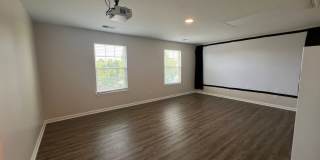 Bright-Sunny 4 Bedroom, 2.5 Bathroom Home - Mooresville Graded Schools - Fresh Paint - Fenced Yard - Community Pool Gallery 9