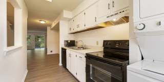 Updated 2BR/2.5BA in Fantastic Chapel Hill Location! Convenient to I-40! Gallery 7