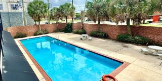 Three Bedroom Home with Spacious Bedrooms Gallery 1