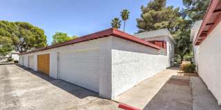 Huge one bedroom condo close community pool and tennis courts. Gallery 6
