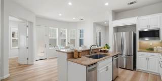 BRIGHT, OPEN RESIDENCE IN RIVERMARK HOME WITH EXCELLENT LAYOUT Gallery 15