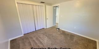 Spacious 2 Bed/ 1 Bath Triplex Apt. Trash and Lawn Included! Gallery 14