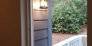 3bed 2.5 bath Silverdale Rejuvinated Townhouse Gallery 5