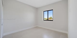 4313 E 8th Ct Gallery 20