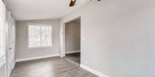 Modern 2 Bedroom House With A Huge Backyard! Gallery 23