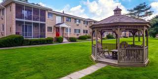 Clover Park Apartments Gallery 3