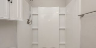 Spacious 3 Bedroom Townhouse with Community Pool! Gallery 21