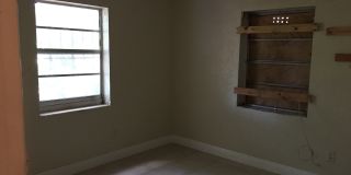 Large 3-2 with a carport Gallery 9
