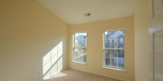 182 SPENCER Terrace SE Gallery 17