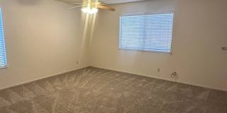 Adorable 2 bedroom 2 bathroom with 1 car garage attached Gallery 27