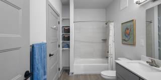 The Warren Gallery 8