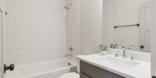 Beautiful Charlotte Park Townhome With Two Car Garage Gallery 14
