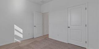 Like-New Ashton Woods Spacious 5BR 4BA, Prime Location Near I-4! Gallery 33