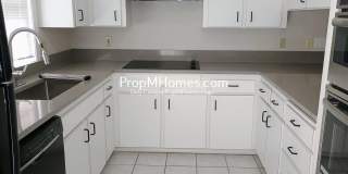 Lake Oswego Two Bedroom Home - New Updated Kitchen Coming Soon! Gallery 7