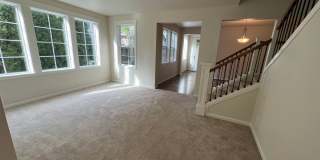 Spacious 5-Bed, 2.5-Bath Single-Family Home in Redmond Spacious 5-Bed, 2.5-Bath Single-Family Home in Redmond Gallery 9