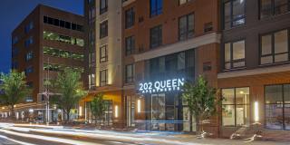 202 Queen Gallery 32