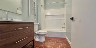 510 S College Street Gallery 16