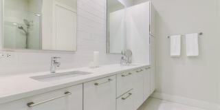 1132 W Adams Street Gallery 9