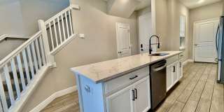 Heritage Oaks gated community 3/2.5/2 Townhome Gallery 9