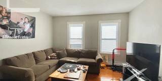Charming 3 Bedroom-No Broker Fee Gallery 1