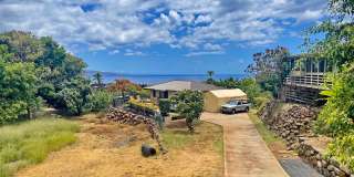 Maui Meadows - 2 Bed 1 Bath Unfurnished Cottage with Panoramic Ocean Views Gallery 1