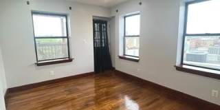 914 WHITELOCK Street Gallery 12