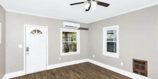 512 Oshaughnessy Avenue NE unit: A Gallery 4