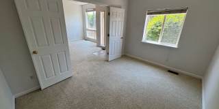 Spacious townhome with great views Gallery 8