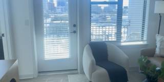 207 E Oak Ave Gallery 24