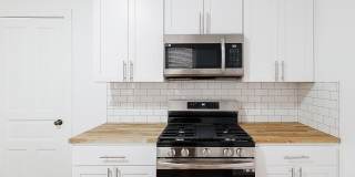 1430 W Superior Street unit: 2R Gallery 6