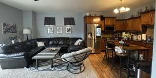 Large 3-Bedroom, 3.5-Bathroom Townhome Gallery 5