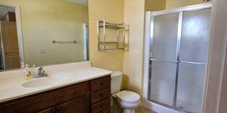 3 Bd 2 Ba with Lake view! Gallery 18