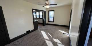 3 Bedroom, 1 Bathroom Single Family House Downtown Gallery 7