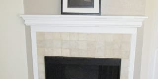 Warner Courtyard Apartments Gallery 11