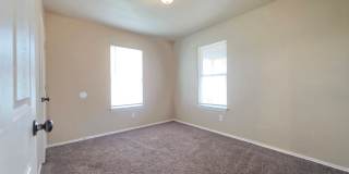 3 Bd / 2 Bath and great back yard Gallery 14
