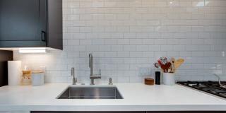 927 1/2 Victoria Ave Gallery 14