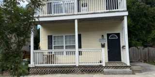 Downtown 2BR 2BA Upper unit Gallery 1