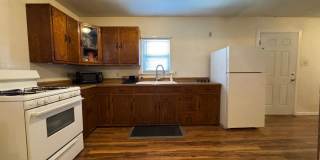 fully furnished 3-bedroom, 2-bathroom Gallery 8