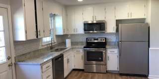 Room in 4 Bedroom Home at N Harrison Ave Gallery 1