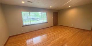 3700 Dallas Street Gallery 4