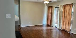 Adorable 2 Bedroom Condo! Gallery 7