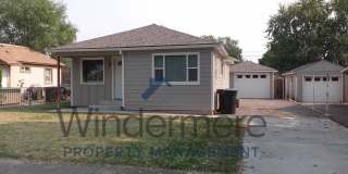 1049 St John - Single Car Garage, Partially fenced backyard Gallery 1
