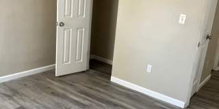 Charming 2BR Duplex in Aurora Gallery 9