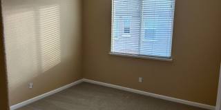Beautiful 4 Bedroom, 2.5 Bath Oakley Home W/ Large Yard Gallery 16