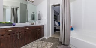 Retreat at Waters Edge Gallery 9